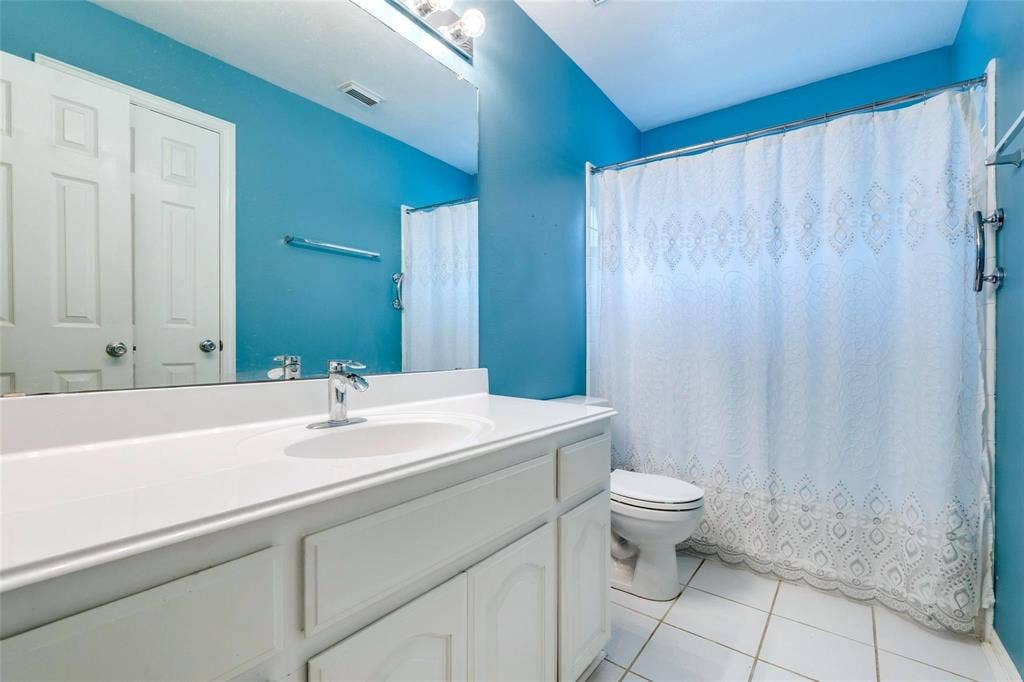 18747 Gibbons Drive, Dallas, TX 75287 18747 Gibbons Drive, Dallas, TX 75287
