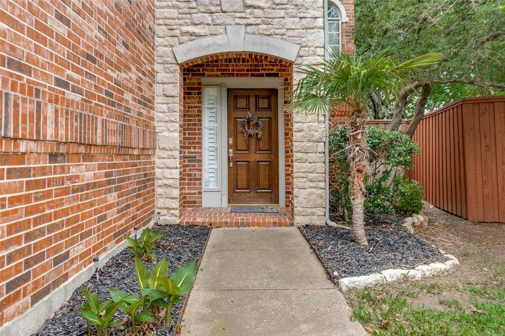 18747 Gibbons Drive, Dallas, TX 75287 18747 Gibbons Drive, Dallas, TX 75287