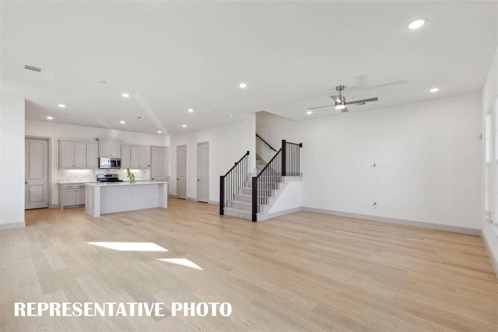 1401 Rooted Road, Frisco, TX 75033 Our Wyatt floor plan offers an open concept design that is perfect for entertaining a crowd or enjoying cozy family get togethers! REPRESENTATIVE PHOTO