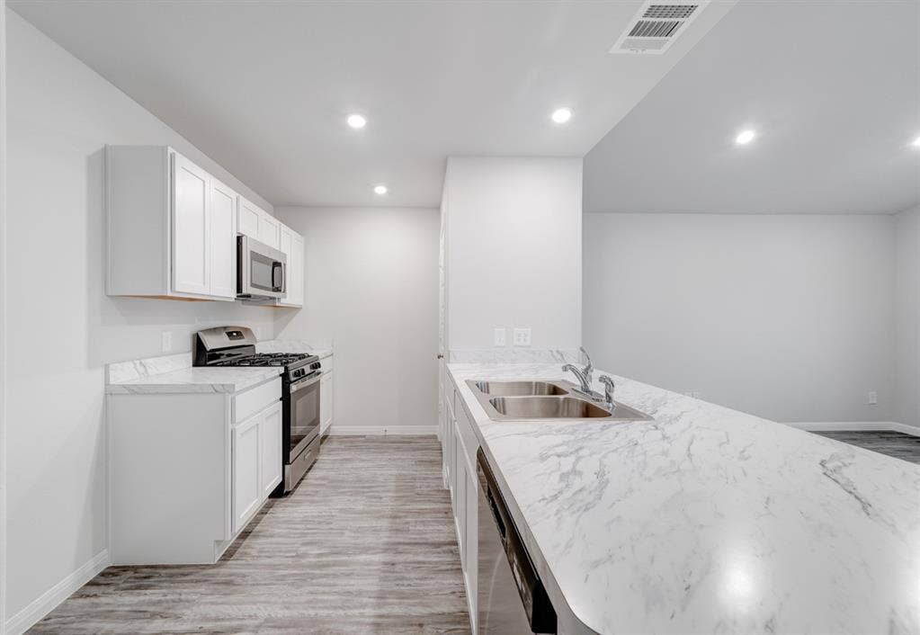 404 Cactus Court, Granbury, TX 76048 404 Cactus Court, Granbury, TX 76048