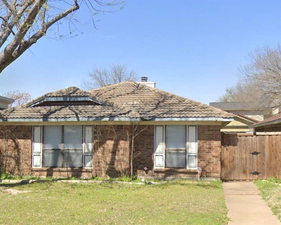 Property photo for 1109 Hemlock Drive, DeSoto, TX