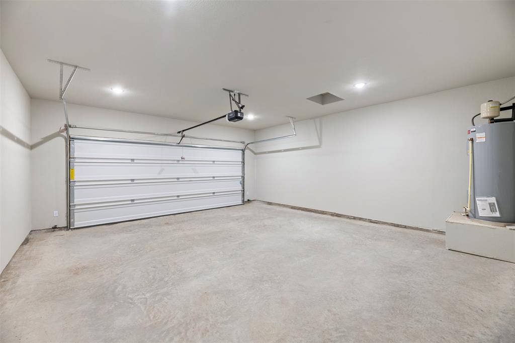 4060 LeCroy Court, Midlothian, TX 76065 4060 LeCroy Court, Midlothian, TX 76065