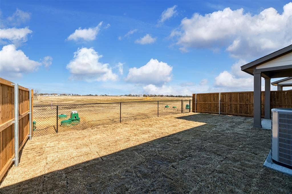 4060 LeCroy Court, Midlothian, TX 76065 4060 LeCroy Court, Midlothian, TX 76065