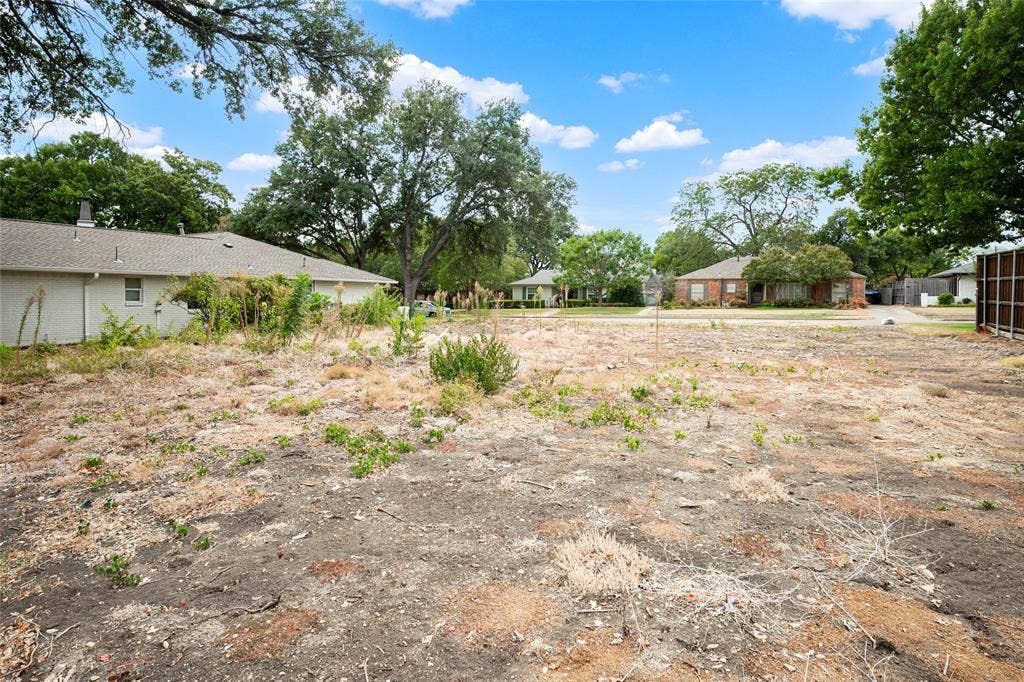 6115 Town Hill Lane, Dallas, TX 75214 6115 Town Hill Lane, Dallas, TX 75214