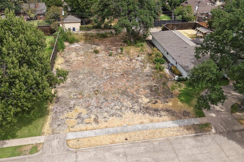 6115 Town Hill Lane, Dallas, TX 75214 6115 Town Hill Lane, Dallas, TX 75214