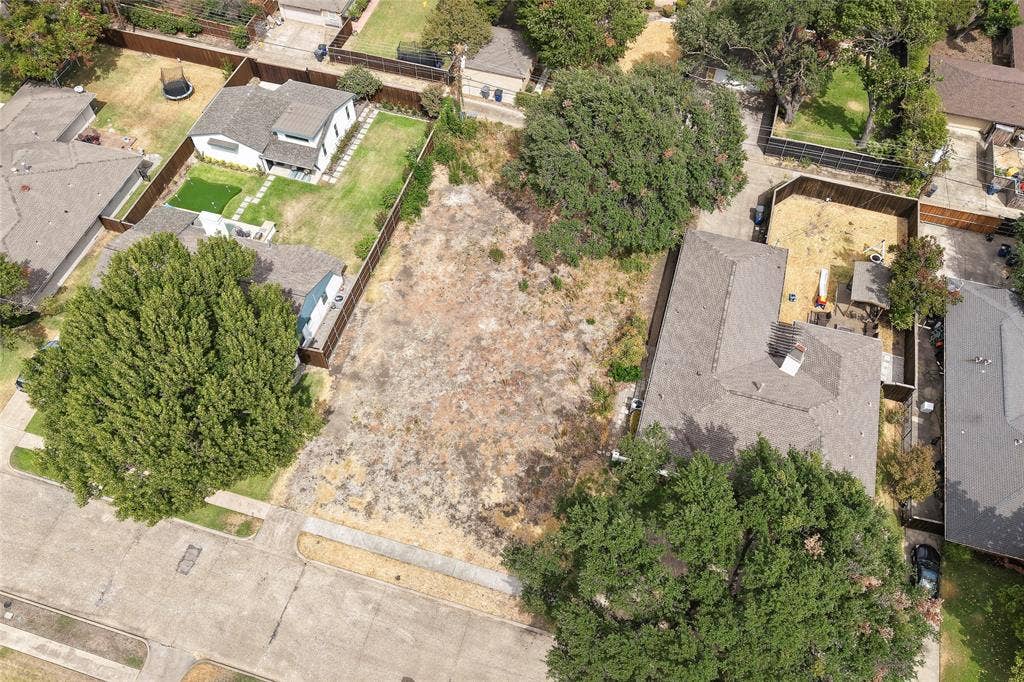 6115 Town Hill Lane, Dallas, TX 75214 6115 Town Hill Lane, Dallas, TX 75214