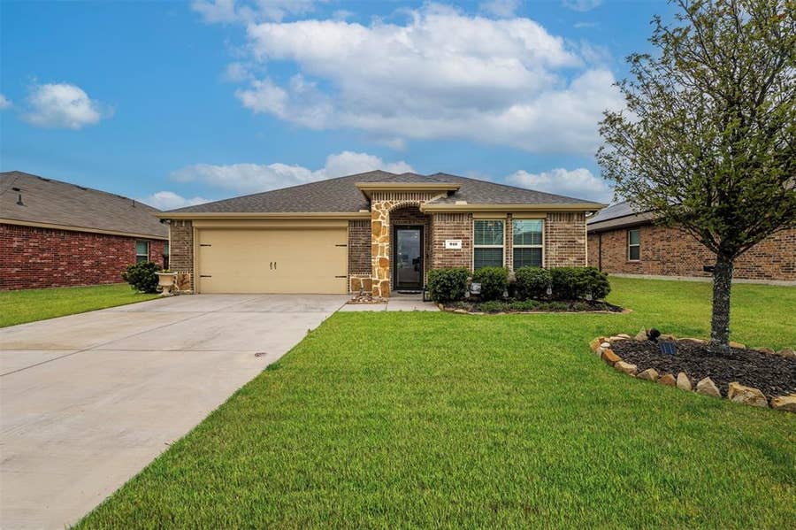 Property photo for 910 Community Way, Royse City, TX