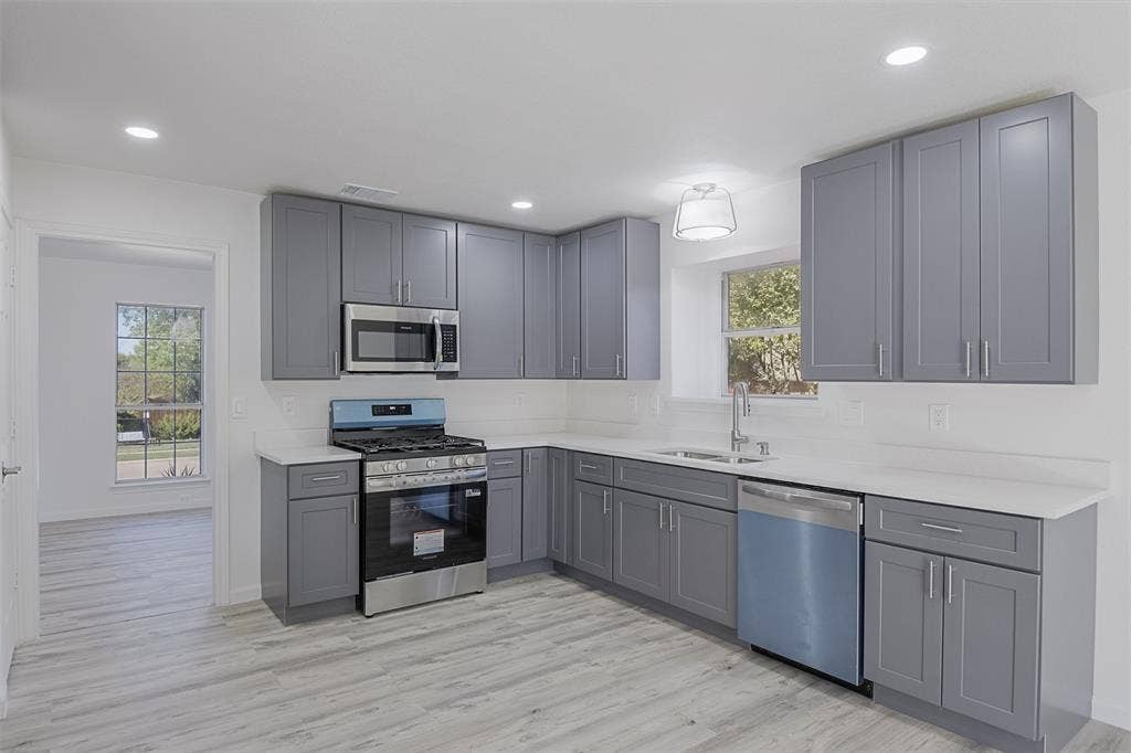 5914 Beacon Drive, Rowlett, TX 75089 5914 Beacon Drive, Rowlett, TX 75089