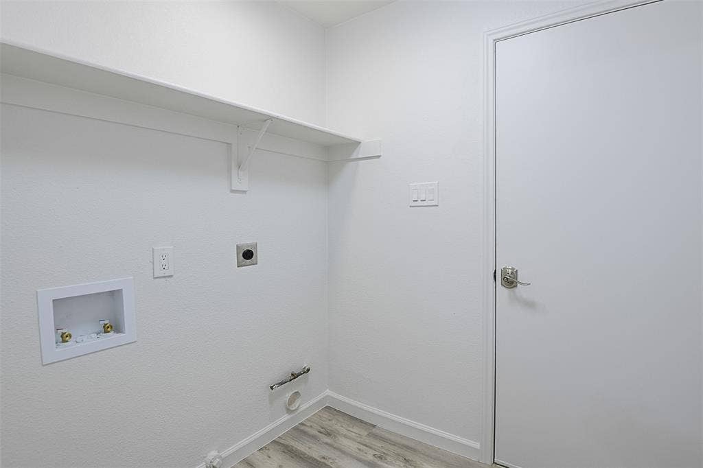 5914 Beacon Drive, Rowlett, TX 75089 5914 Beacon Drive, Rowlett, TX 75089