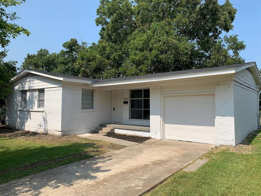Property photo for 13915 Stardust Lane, Farmers Branch, TX