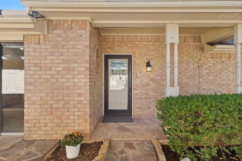 2108 Woodway Drive, Arlington, TX 76017 2108 Woodway Drive, Arlington, TX 76017