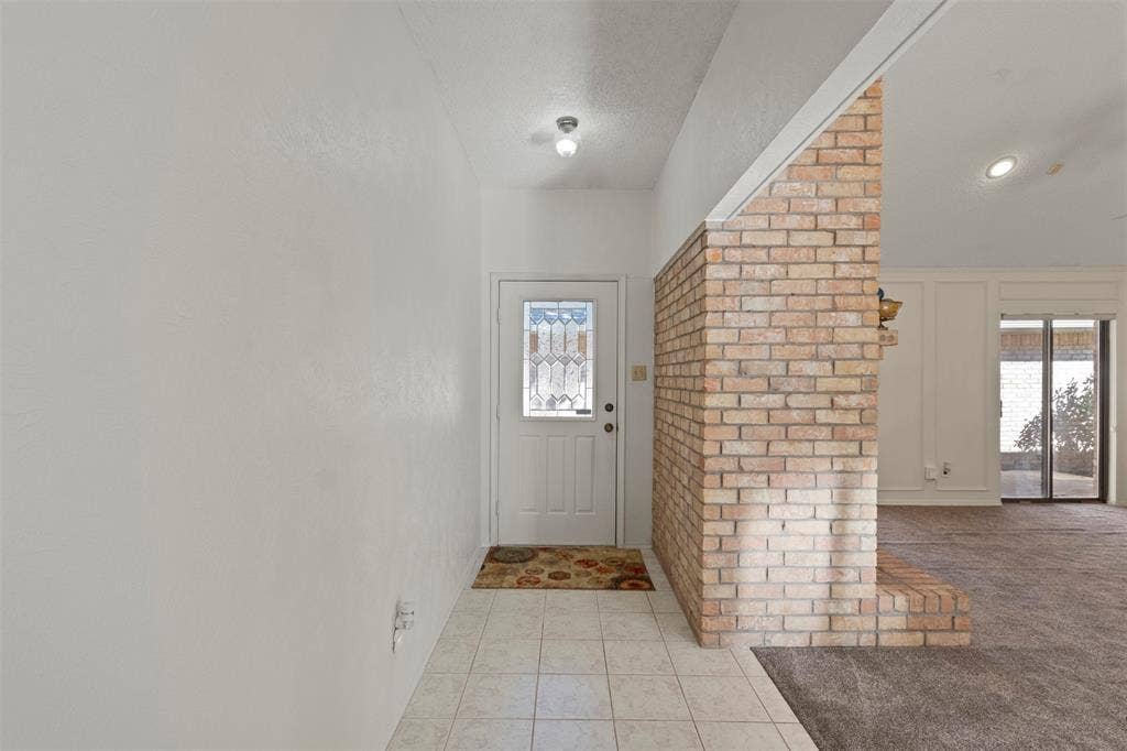 2108 Woodway Drive, Arlington, TX 76017 2108 Woodway Drive, Arlington, TX 76017