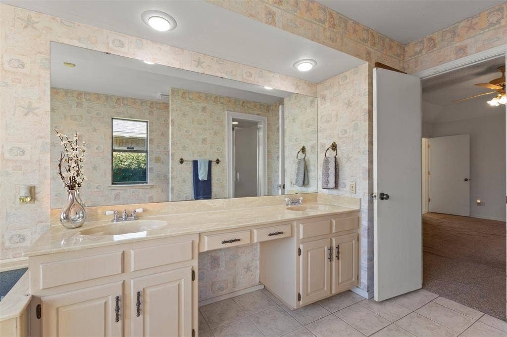 2108 Woodway Drive, Arlington, TX 76017 2108 Woodway Drive, Arlington, TX 76017