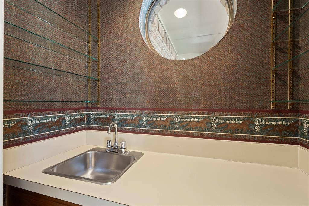 2108 Woodway Drive, Arlington, TX 76017 2108 Woodway Drive, Arlington, TX 76017