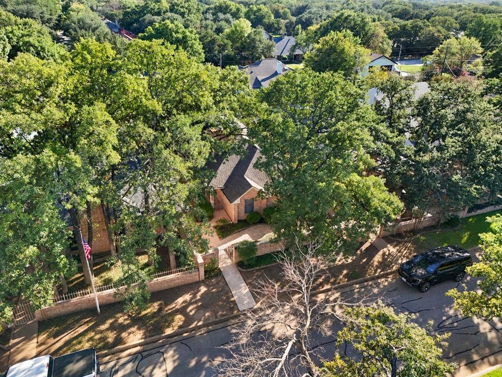 2108 Woodway Drive, Arlington, TX 76017 2108 Woodway Drive, Arlington, TX 76017