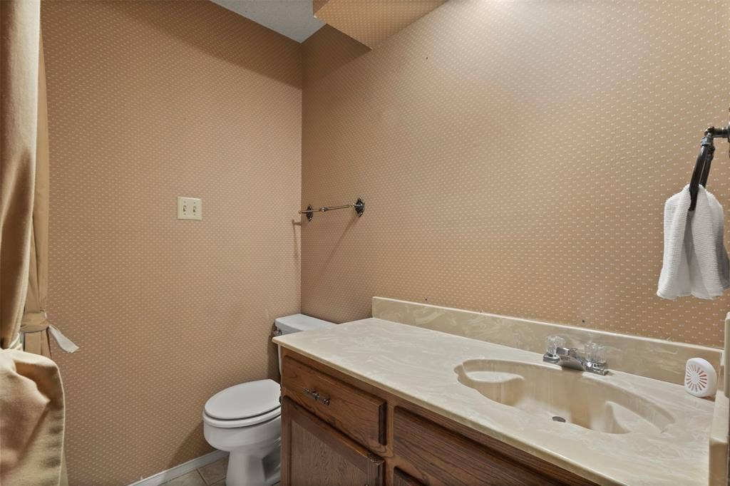2108 Woodway Drive, Arlington, TX 76017 2108 Woodway Drive, Arlington, TX 76017