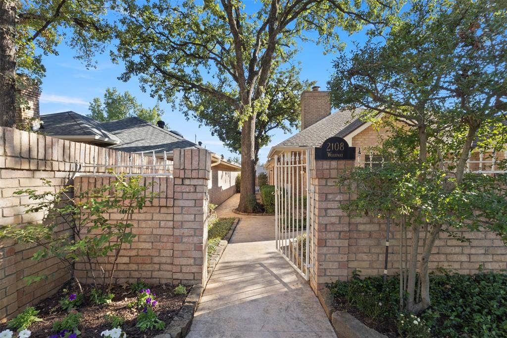 2108 Woodway Drive, Arlington, TX 76017 2108 Woodway Drive, Arlington, TX 76017