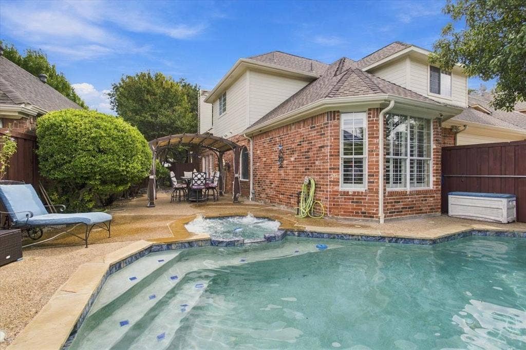 9205 Cedardale Drive, Plano, TX 75025 9205 Cedardale Drive, Plano, TX 75025
