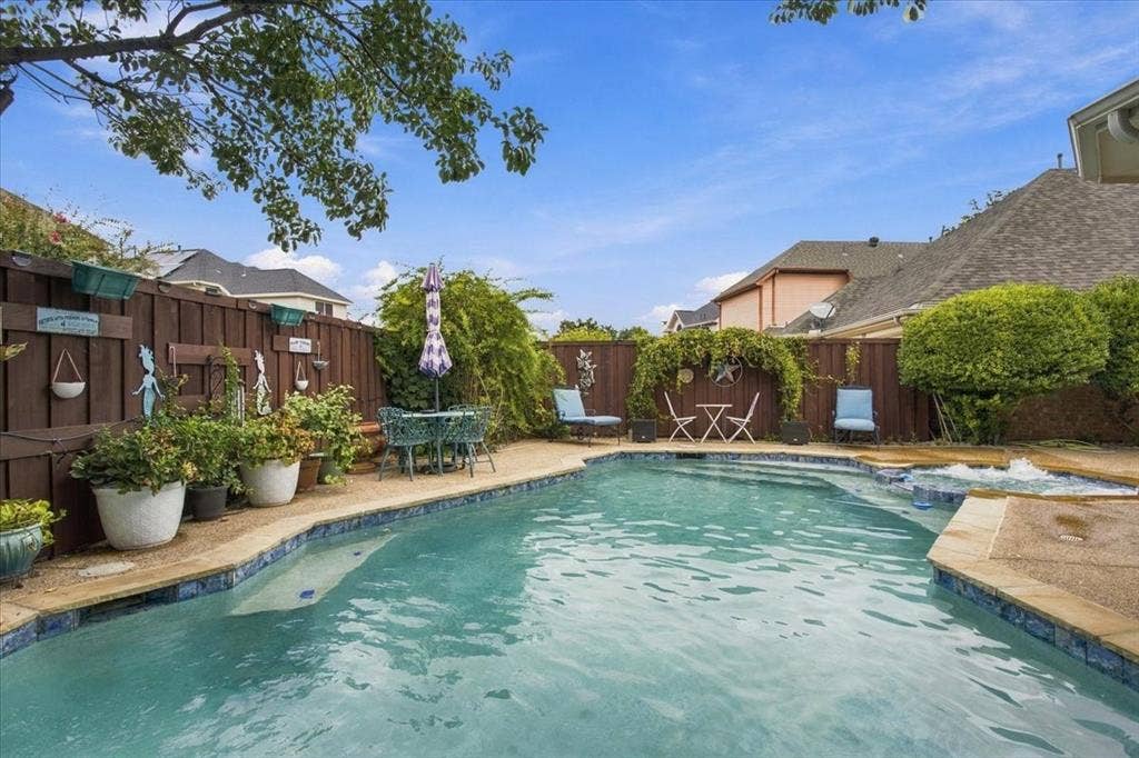9205 Cedardale Drive, Plano, TX 75025 9205 Cedardale Drive, Plano, TX 75025