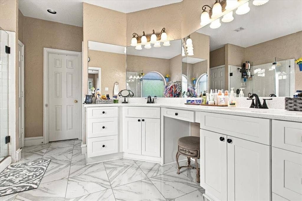 9205 Cedardale Drive, Plano, TX 75025 9205 Cedardale Drive, Plano, TX 75025