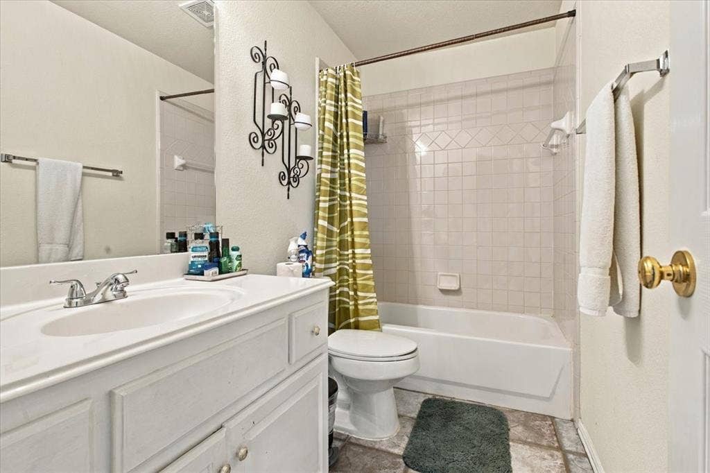 9205 Cedardale Drive, Plano, TX 75025 9205 Cedardale Drive, Plano, TX 75025