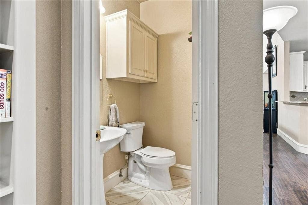 9205 Cedardale Drive, Plano, TX 75025 9205 Cedardale Drive, Plano, TX 75025
