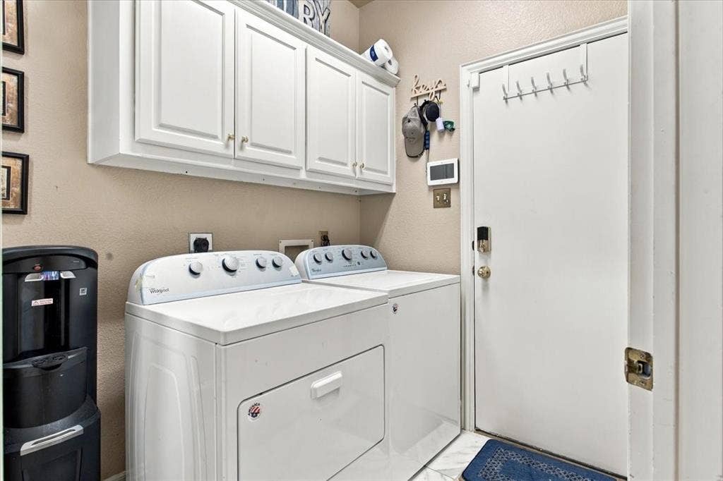 9205 Cedardale Drive, Plano, TX 75025 9205 Cedardale Drive, Plano, TX 75025