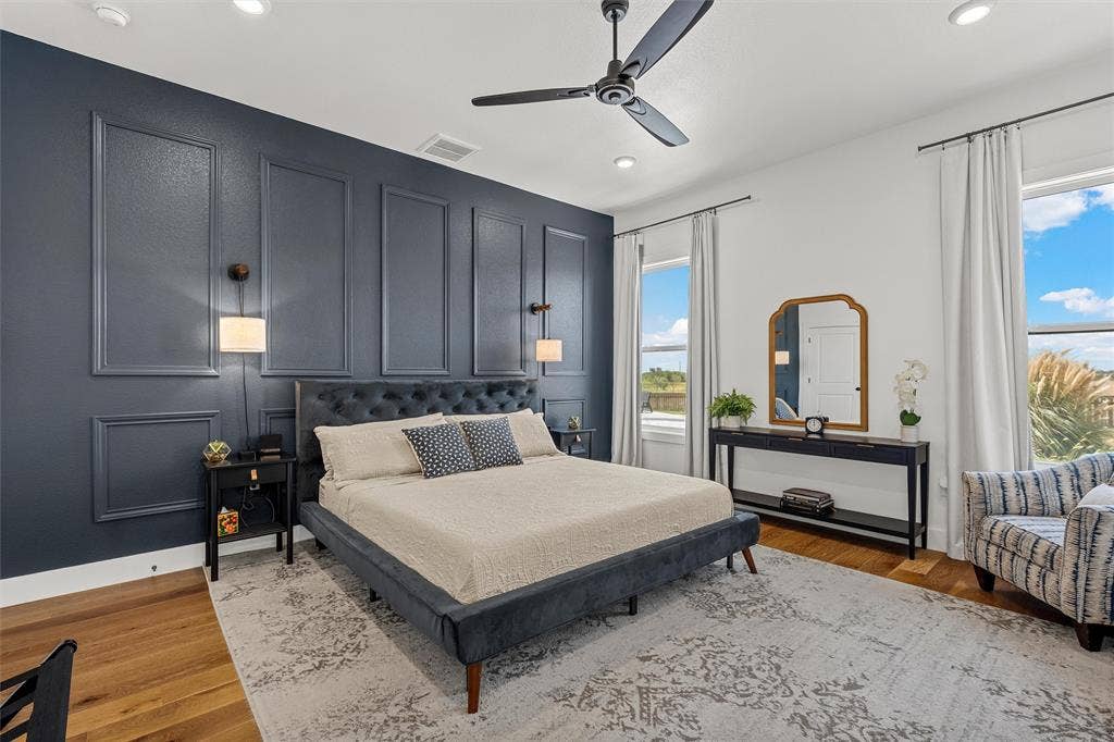 446 Wade Drive, Eddy, TX 76524 Accent wall with decorative panel molding