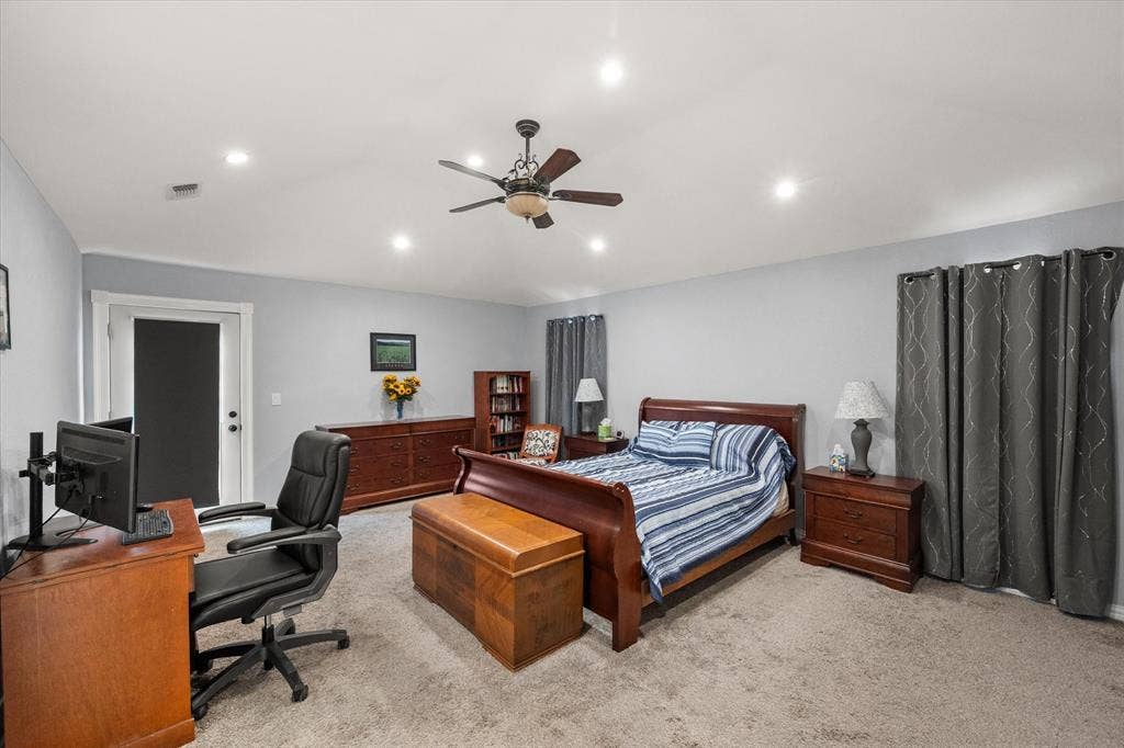 419 Sky Harbour Court, Granbury, TX 76049 Primary Bedroom