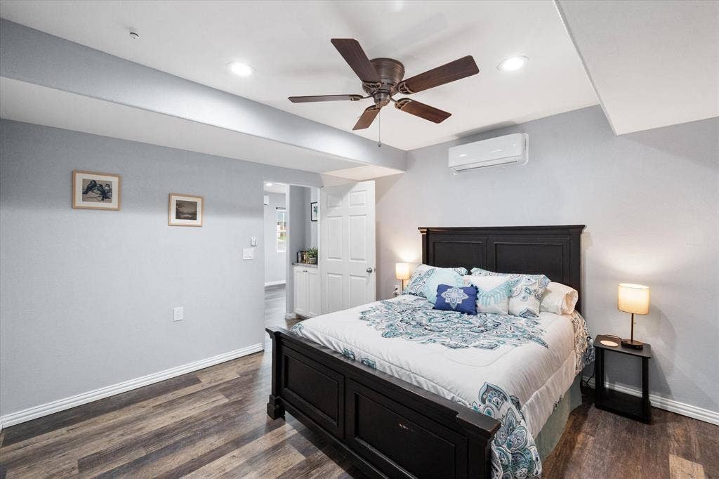 419 Sky Harbour Court, Granbury, TX 76049 Apt. Bedroom
