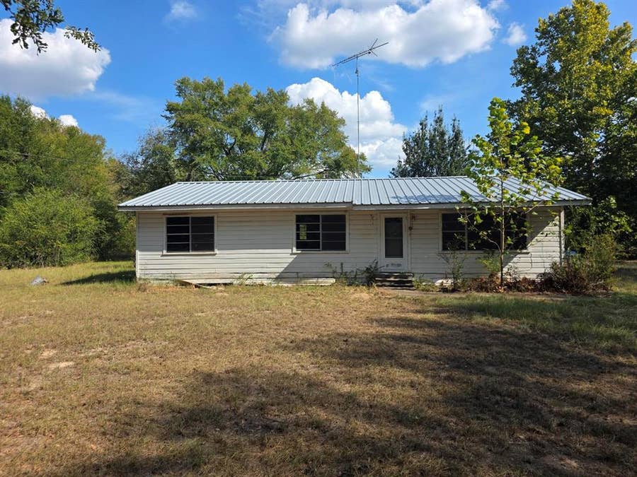 Property photo for 2329 S State Highway 37, Mineola, TX