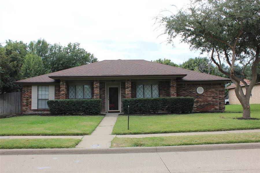 Property photo for 824 Shannon Drive, Plano, TX