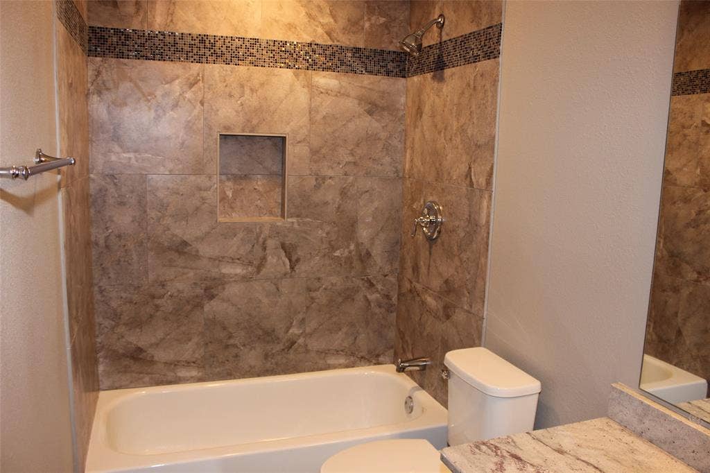 824 Shannon Drive, Plano, TX 75025 824 Shannon Drive, Plano, TX 75025
