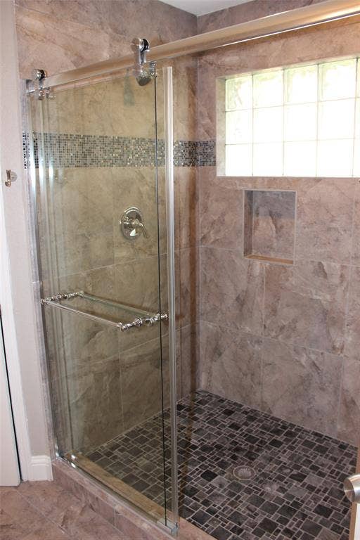 824 Shannon Drive, Plano, TX 75025 824 Shannon Drive, Plano, TX 75025
