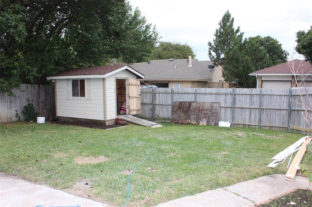 824 Shannon Drive, Plano, TX 75025 824 Shannon Drive, Plano, TX 75025