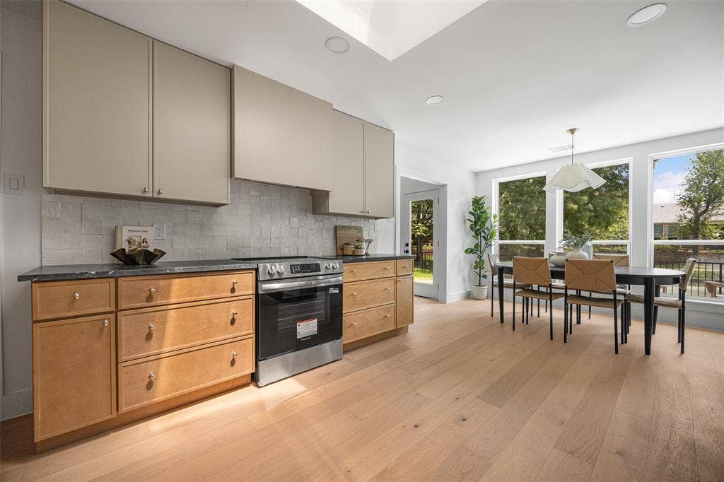 6505 Laurel Valley Road, Dallas, TX 75248 6505 Laurel Valley Road, Dallas, TX 75248