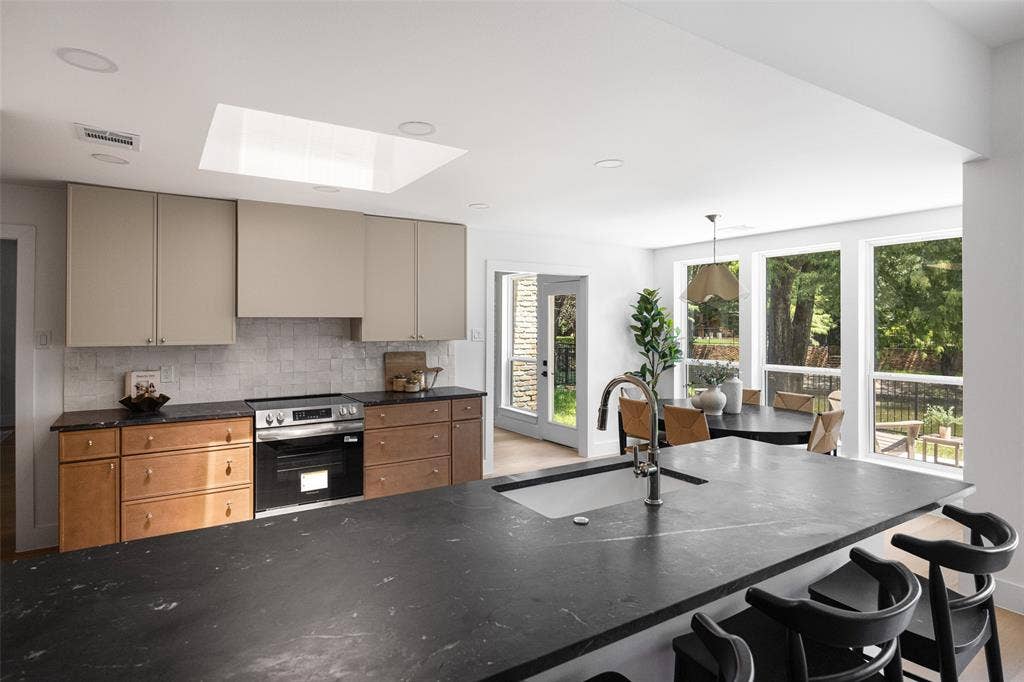 6505 Laurel Valley Road, Dallas, TX 75248 6505 Laurel Valley Road, Dallas, TX 75248