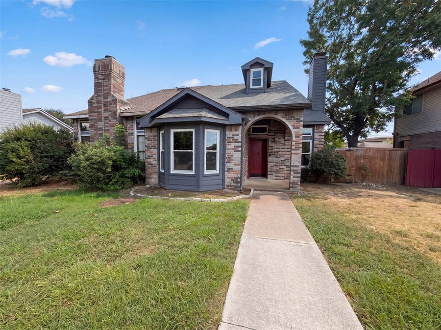 Property photo for 832 Brockden Drive, Mesquite, TX