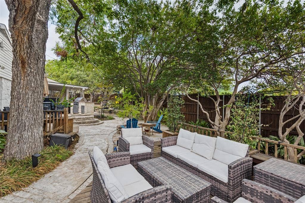 9345 E Lake Highlands Drive, Dallas, TX 75218