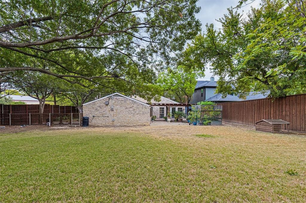 9345 E Lake Highlands Drive, Dallas, TX 75218