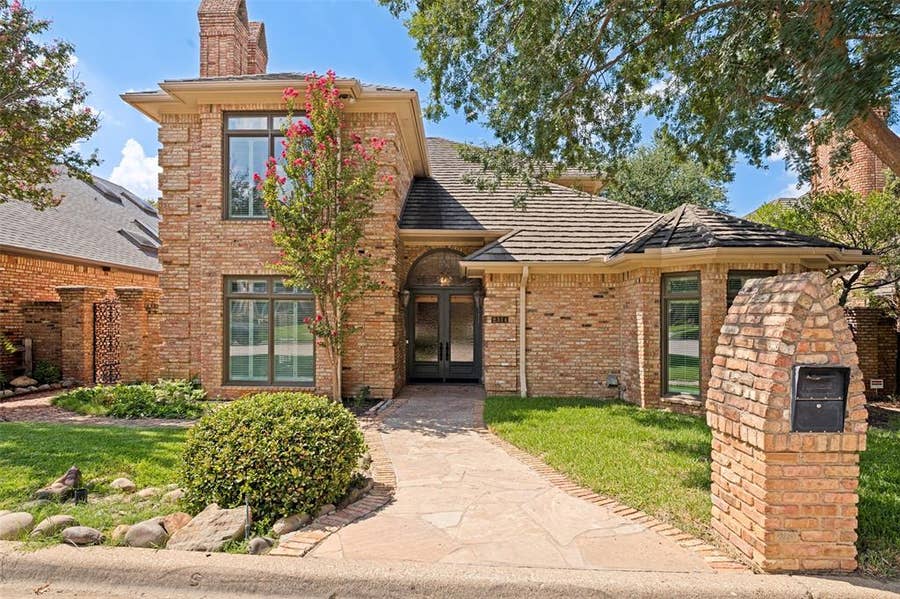Property photo for 2314 Pheasant Trail, Arlington, TX