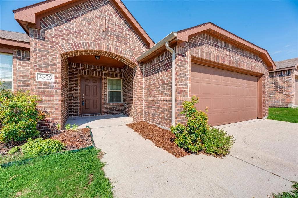4829 Lemon Grove Drive, Fort Worth, TX 76135 4829 Lemon Grove Drive, Fort Worth, TX 76135