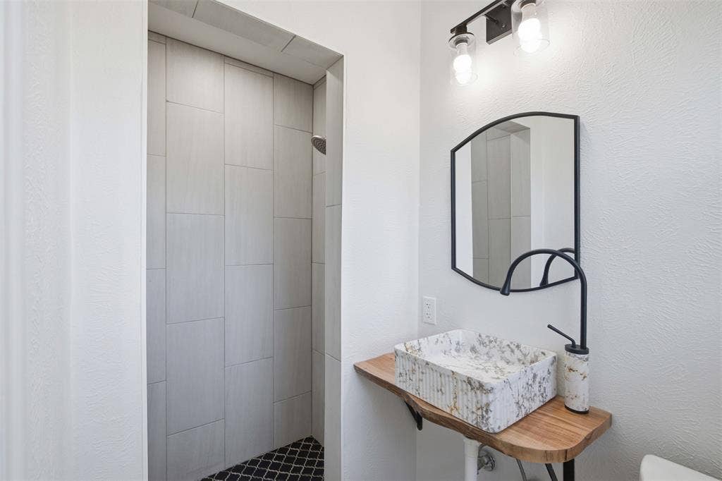 2266 Sutter Street, Dallas, TX 75216 2266 Sutter Street, Dallas, TX 75216