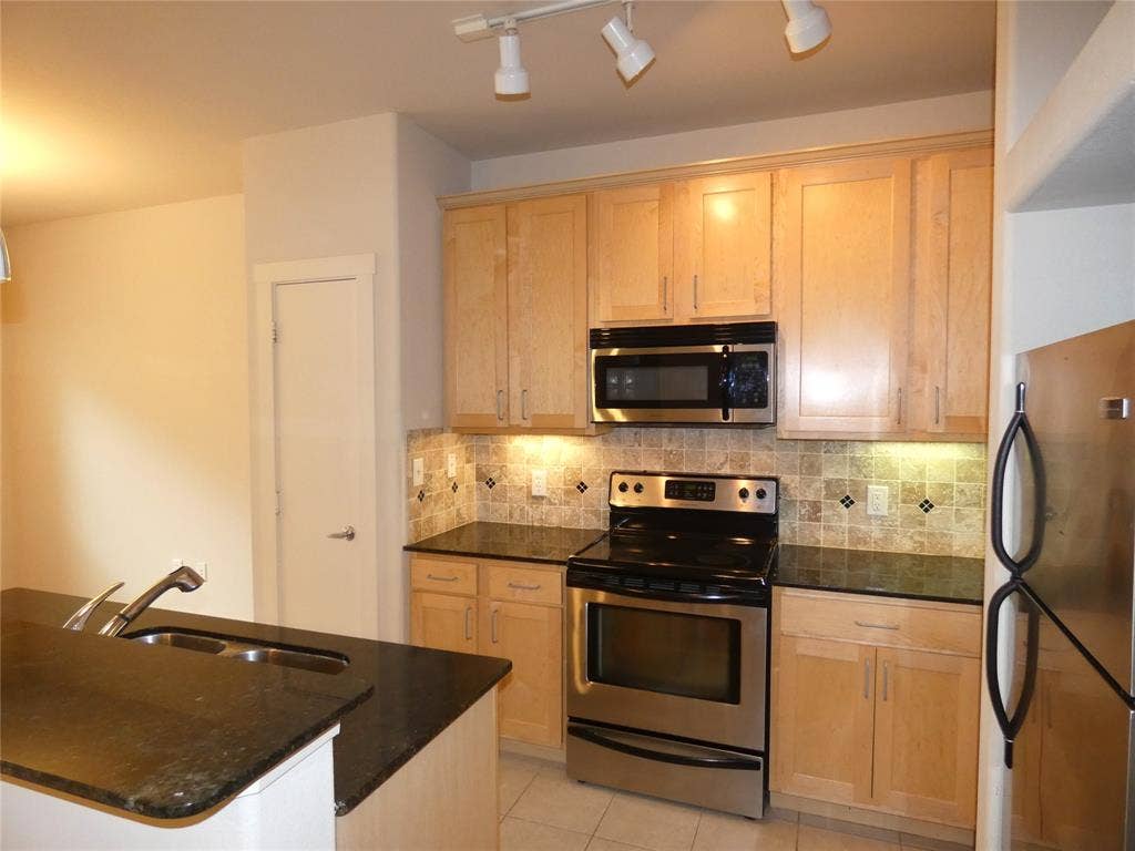 6159 Oram Street, #105, Dallas, TX 75214 6159 Oram Street, #105, Dallas, TX 75214