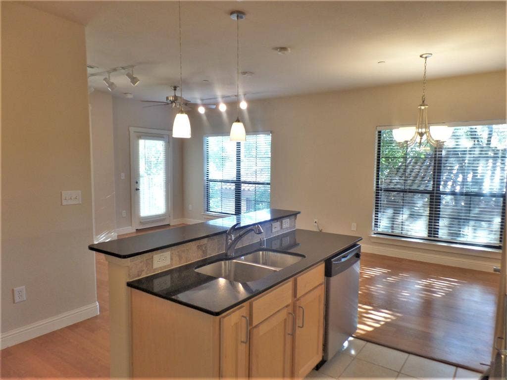 6159 Oram Street, #105, Dallas, TX 75214 Open Kitchen