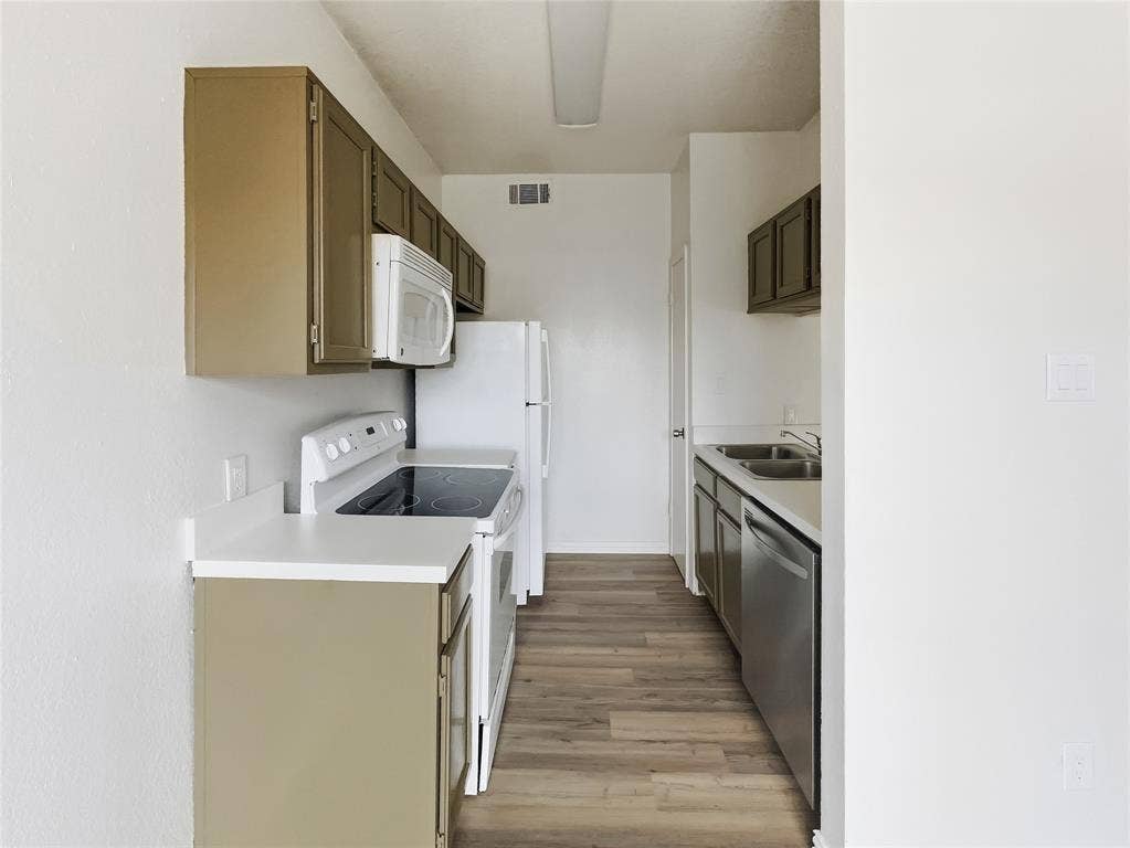 7126 Holly Hill Drive, #304, Dallas, TX 75231