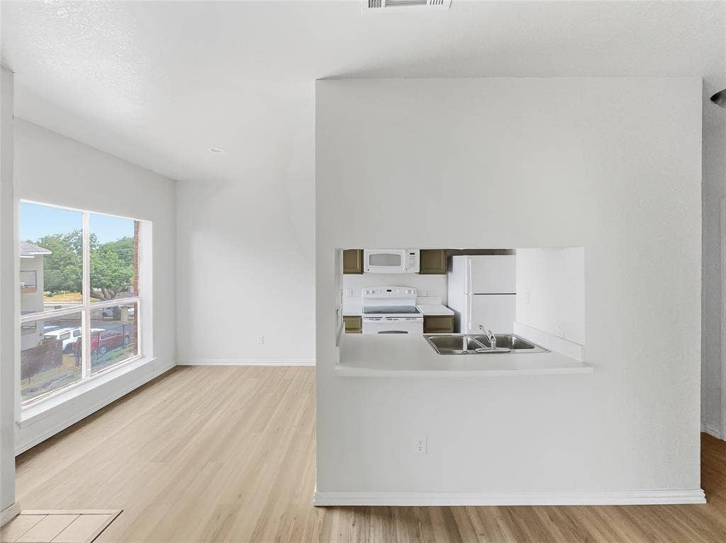 7126 Holly Hill Drive, #304, Dallas, TX 75231