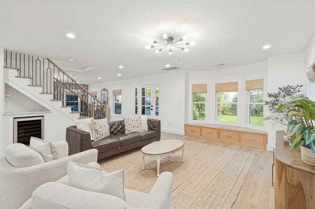 5931 Kenwood Avenue, Dallas, TX 75206 5931 Kenwood Avenue, Dallas, TX 75206