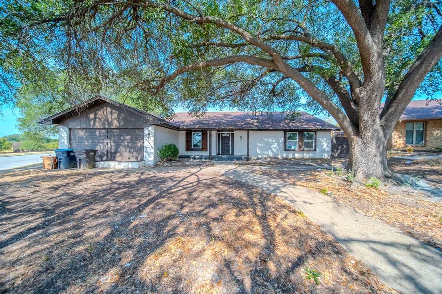 Property photo for 8820 S Normandale Street, Fort Worth, TX