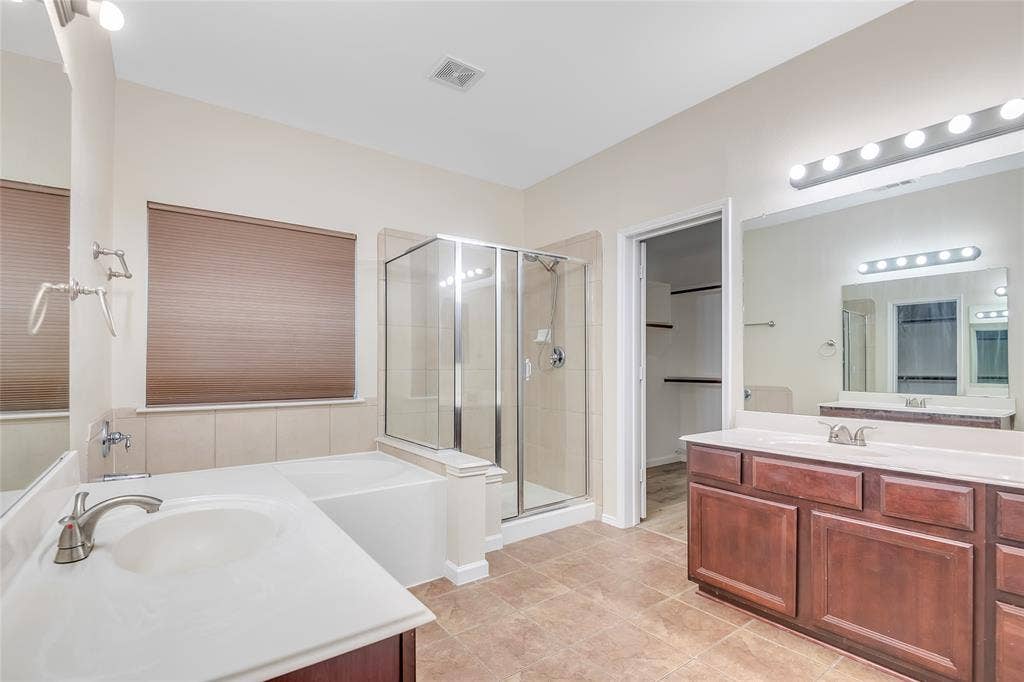2319 Comanche Trail, Grand Prairie, TX 75052 2319 Comanche Trail, Grand Prairie, TX 75052